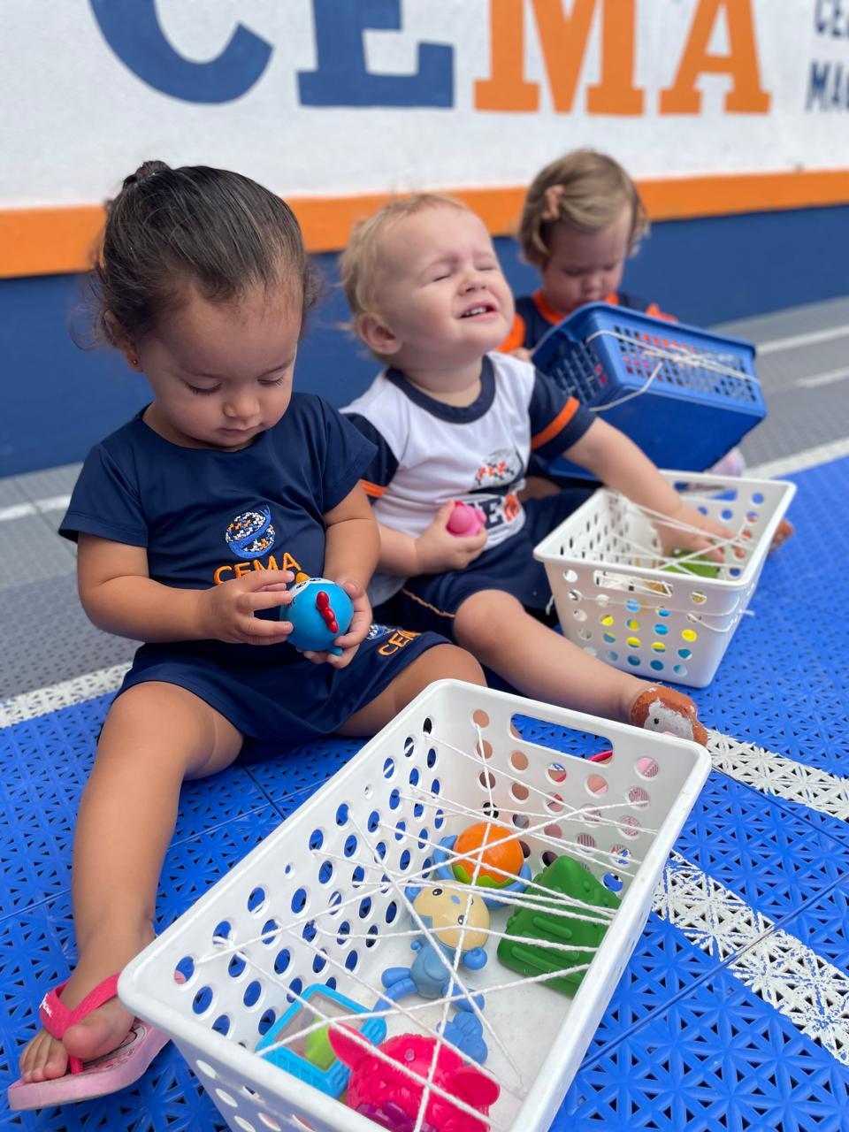 Estimulando a curiosidade e coordenação motora